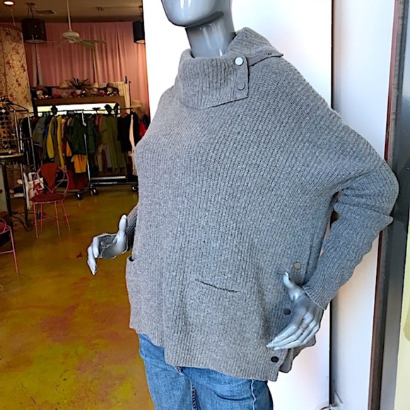 VINCE Oversized Turtleneck Wool/Yak Blend Sweater in Heather Gray NWOT/sz: XS - Picture 3 of 14